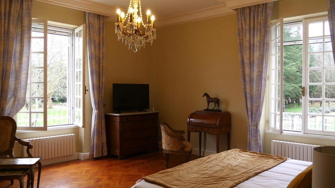 Clos De Bellevue Mortagne-sur-Gironde Ruang foto
